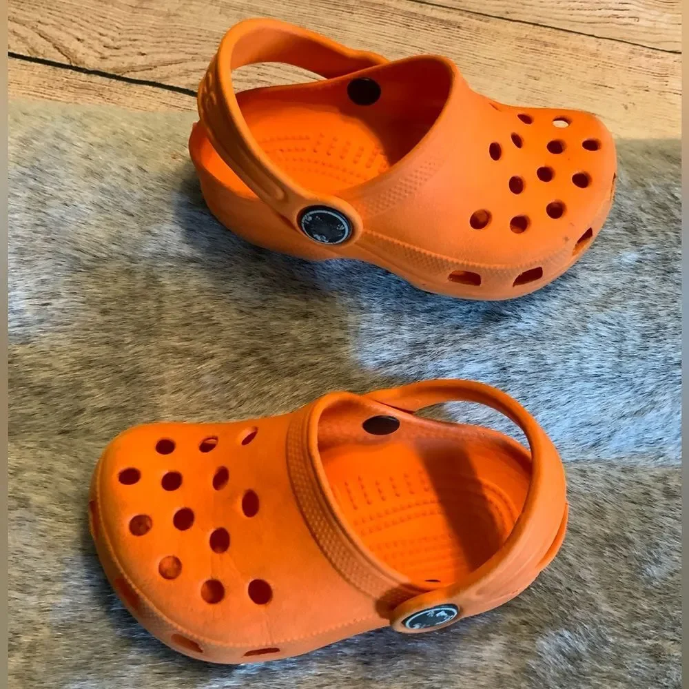 Crocs Kids Orange Classic Clog Size 4C
